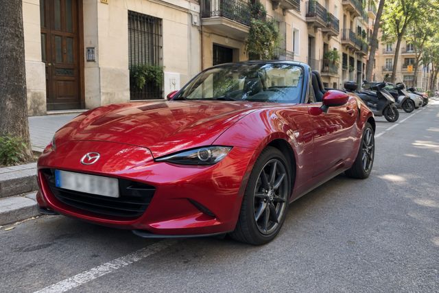 Mazda MX-5 for rent in Barcelona