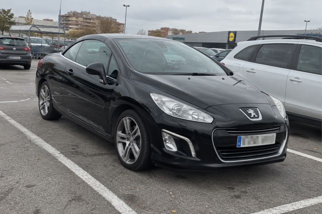 Peugeot 308 CC for rent in Barcelona