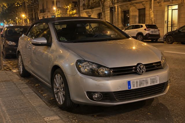 Volkswagen Golf Cabriolet for rent in Barcelona